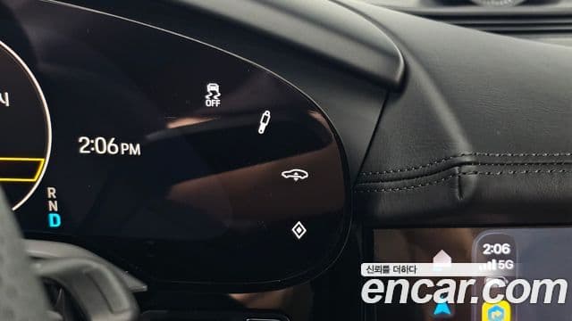 Porsche Taycan 2021 — Photo 35/39