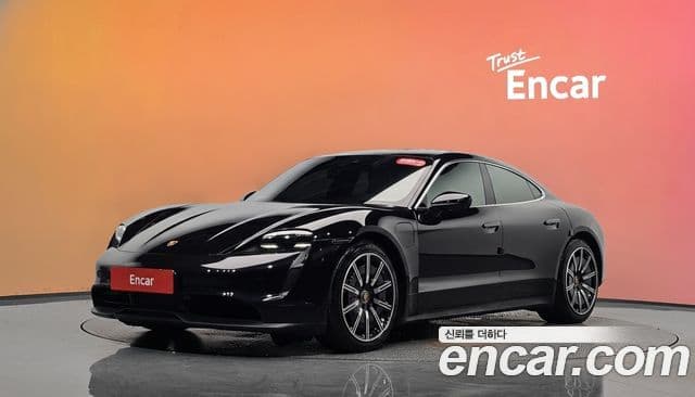 Porsche Taycan 2021 — Photo 15/39