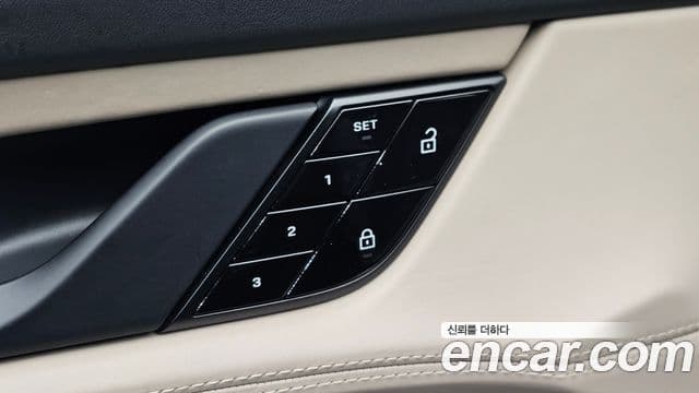 Porsche Taycan 2021 — Photo 25/39