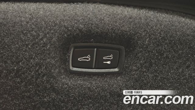 Porsche Taycan 2021 — Photo 27/39