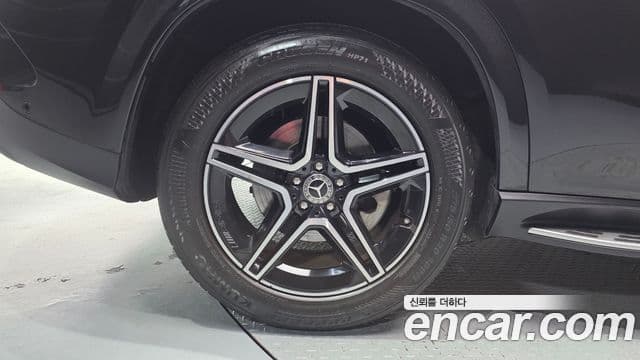 Mercedes-Benz GLE-Class 2021 — ფოტო 28/36