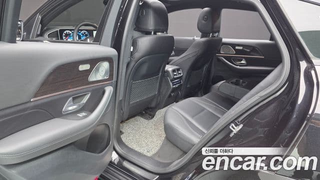 Mercedes-Benz GLE-Class 2021 — ფოტო 14/36