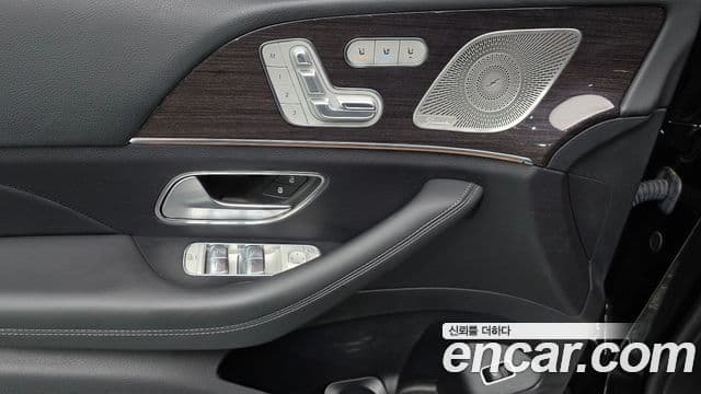 Mercedes-Benz GLE-Class 2021 — ფოტო 2/36