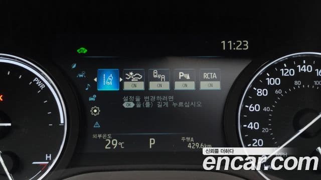 Toyota Sienna 2021 — Фото 19/20