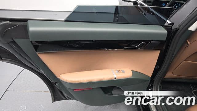 Hyundai Grandeur Hybrid 2023 — Photo 6/31