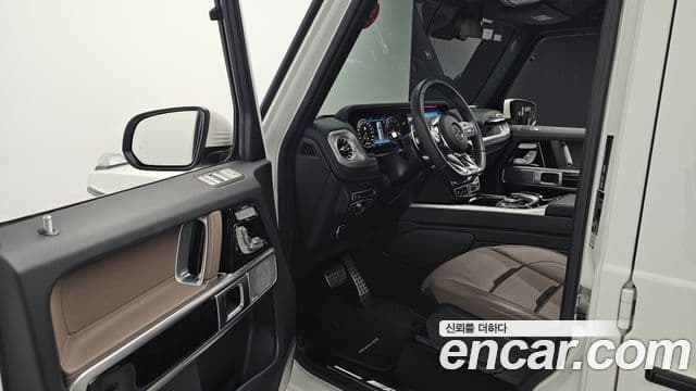 Mercedes-Benz G-Class 2024 — Photo 11/36