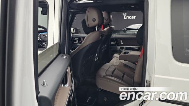 Mercedes-Benz G-Class 2024 — Photo 13/36