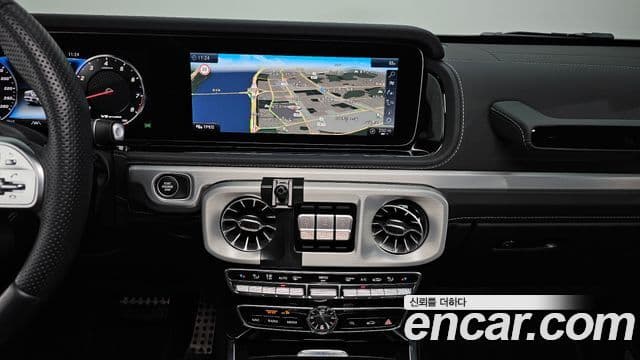 Mercedes-Benz G-Class 2024 — Photo 26/36