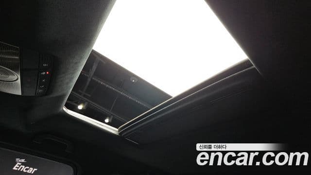 Mercedes-Benz G-Class 2024 — Photo 12/36
