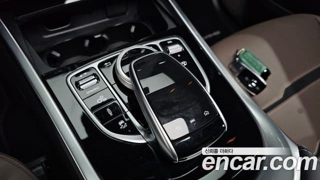 Mercedes-Benz G-Class 2024 — Photo 27/36