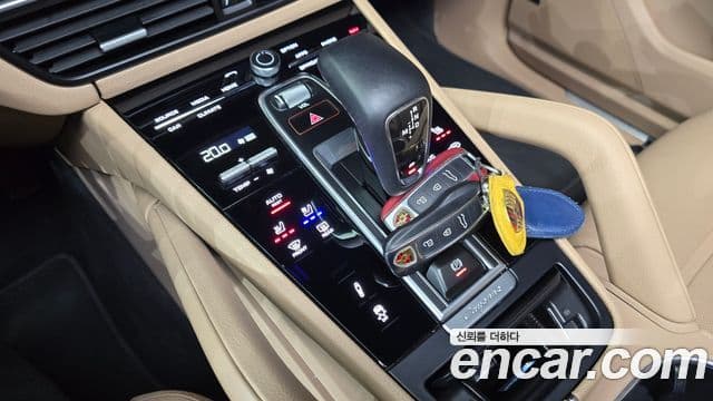 Porsche Cayenne 2023 — Photo 5/30