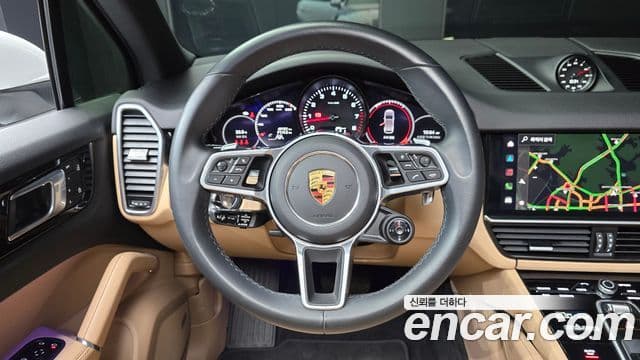 Porsche Cayenne 2023 — Photo 1/30
