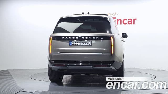 Land Rover Range Rover 2024 — Photo 18/20