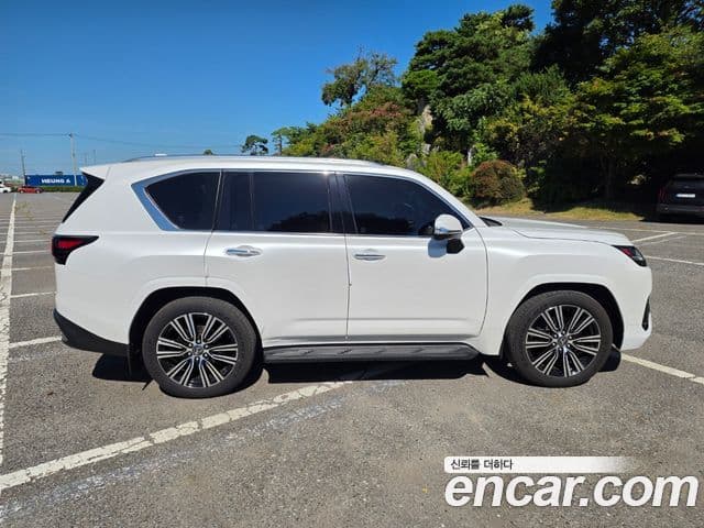 Lexus LX 2025 — Photo 12/20