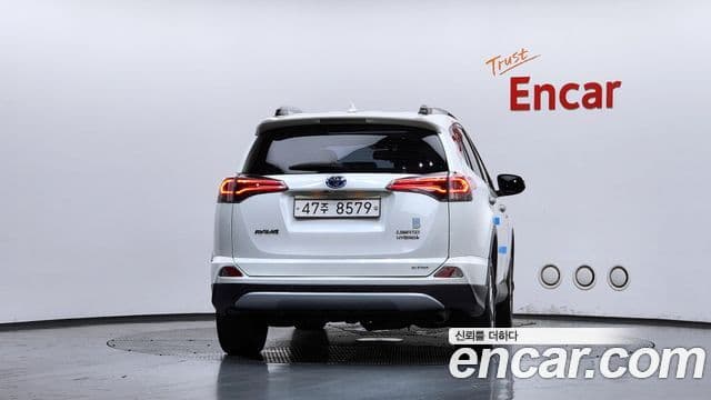 Toyota RAV4 2018 — Şəkil 4/20