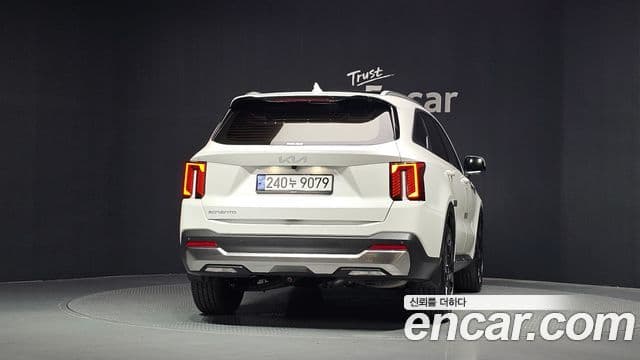 Kia Sorento 2023 — Фото 4/20