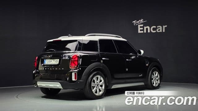 Mini Cooper D Countryman 2021 — Фото 2/20