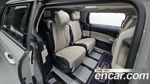 Kia Carnival 2024 — Şəkil 17/20