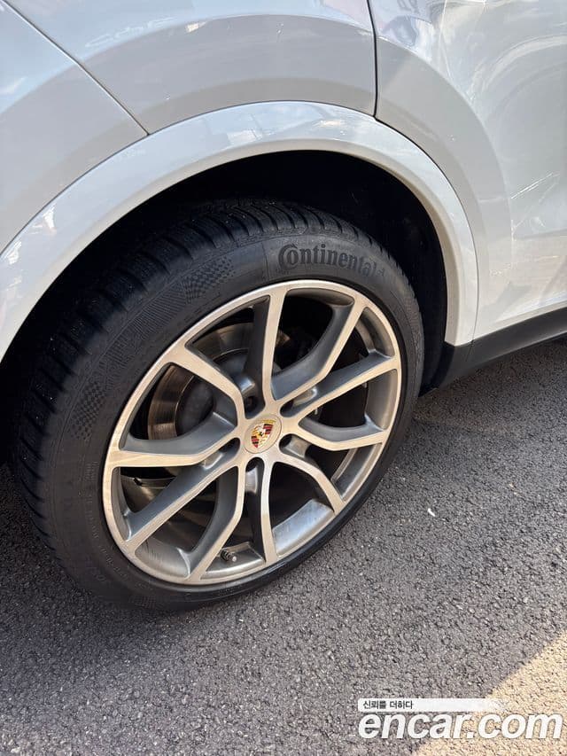 Porsche Cayenne 2019 — Photo 9/11