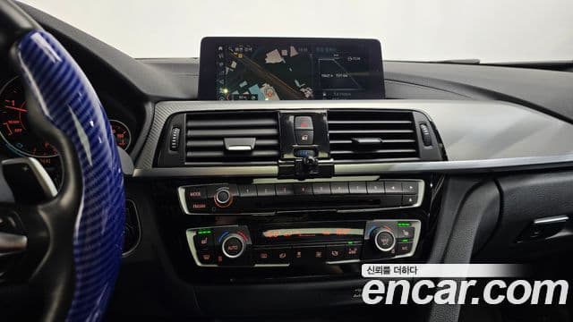 BMW 4 Series 2018 — Photo 31/32