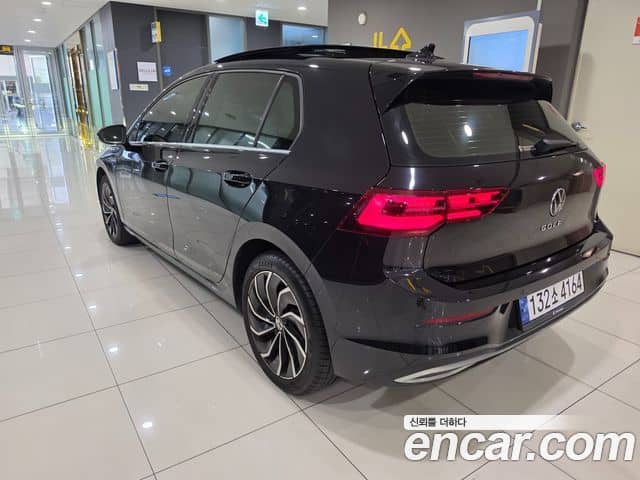Volkswagen Golf, 2023