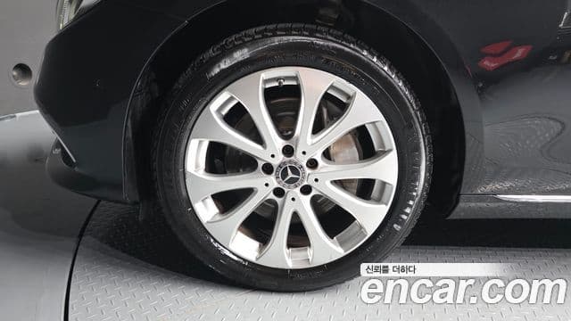Mercedes-Benz E-Class 2018 — Şəkil 15/20