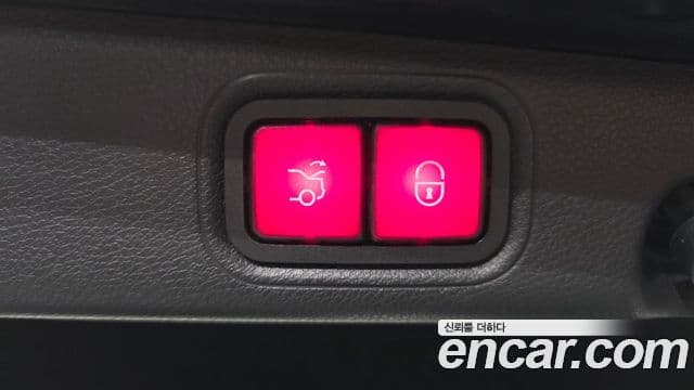 Mercedes-Benz E-Class 2018 — Şəkil 19/20