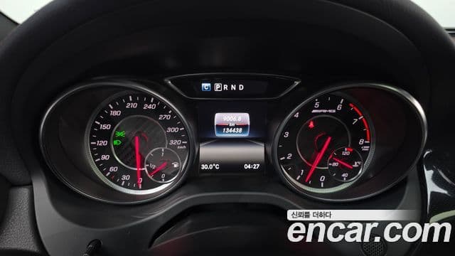 Mercedes-Benz GLA-Class 2018 — ფოტო 32/33