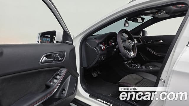 Mercedes-Benz GLA-Class 2018 — ფოტო 18/33