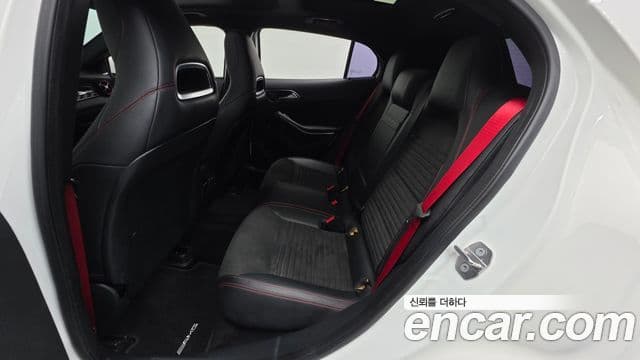 Mercedes-Benz GLA-Class 2018 — ფოტო 11/33