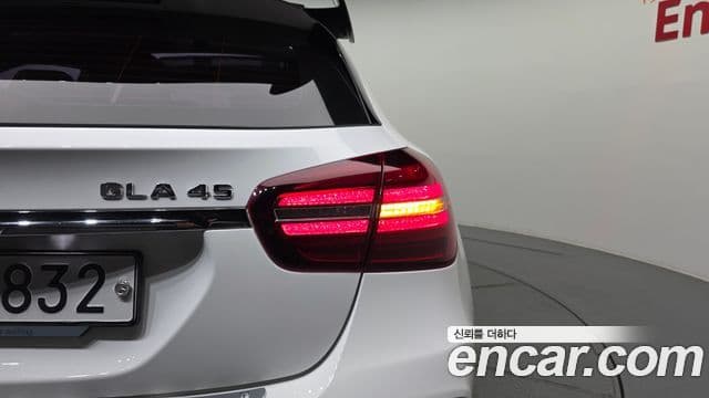 Mercedes-Benz GLA-Class 2018 — ფოტო 19/33