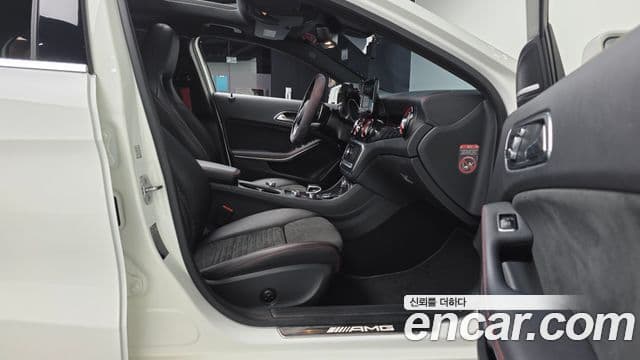 Mercedes-Benz GLA-Class 2018 — ფოტო 5/33