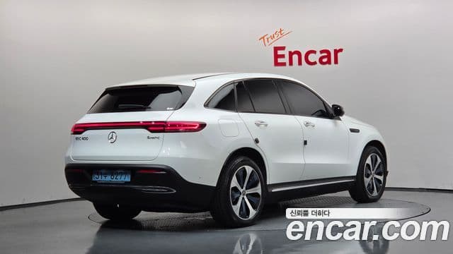 Mercedes-Benz EQC 2020 — ფოტო 29/34