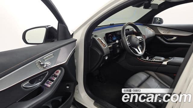 Mercedes-Benz EQC 2020 — ფოტო 23/34