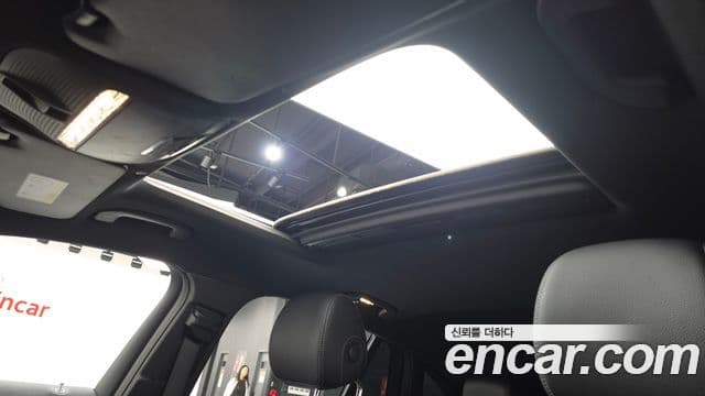 Mercedes-Benz EQC 2020 — ფოტო 18/34