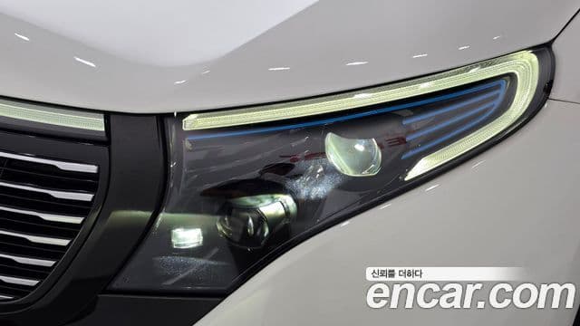 Mercedes-Benz EQC 2020 — ფოტო 11/34