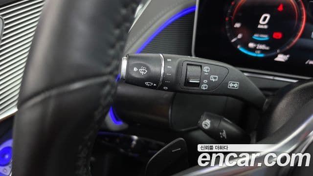 Mercedes-Benz EQC 2020 — ფოტო 12/34