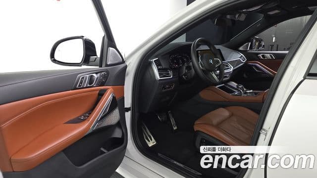BMW X6 2023 — ფოტო 17/32