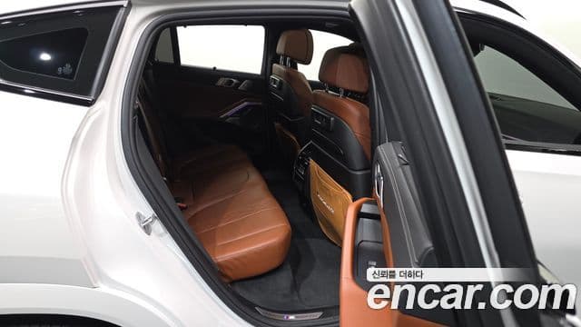 BMW X6 2023 — ფოტო 24/32
