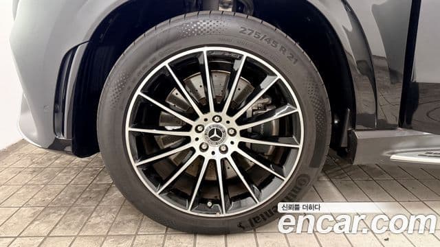 Mercedes-Benz GLE-Class 2023 — Photo 10/20