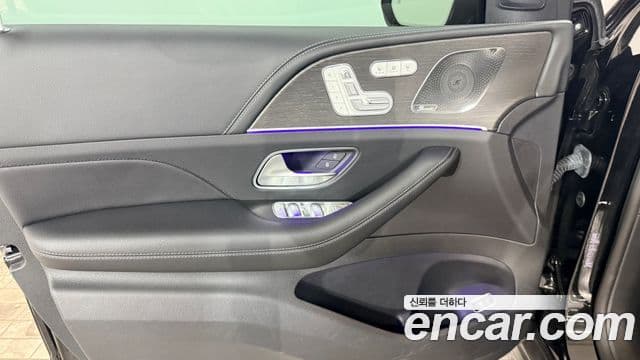 Mercedes-Benz GLE-Class 2023 — Photo 8/20