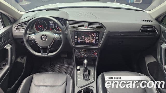 Volkswagen Tiguan 2019 — Şəkil 25/34