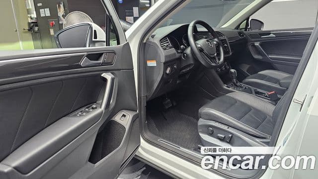 Volkswagen Tiguan 2019 — Şəkil 21/34