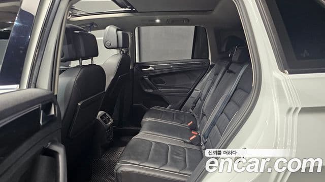 Volkswagen Tiguan 2019 — Şəkil 31/34