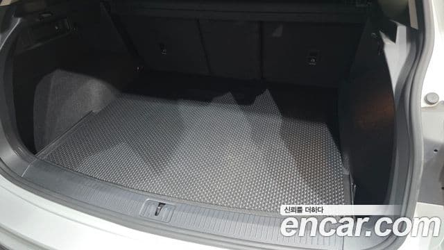 Volkswagen Tiguan 2019 — Şəkil 16/34