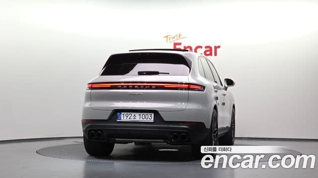 Porsche Cayenne 2025 — ფოტო 9/20