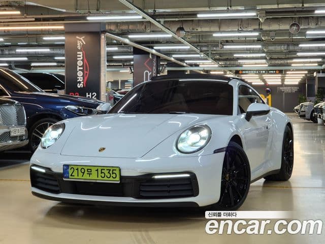 Porsche 911 2020 — Photo 2/20