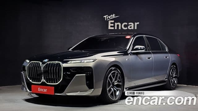BMW 7 Series 2025 — Photo 19/31