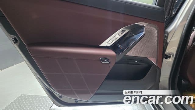 BMW 7 Series 2025 — Photo 17/31