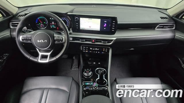 Kia K5 2022 — ფოტო 16/30